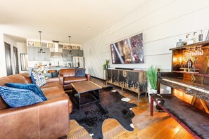 Nhà (4 Bedrooms) | Mặt tiền nơi lưu trú