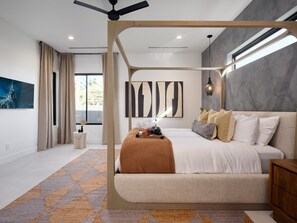 House (5 Bedrooms) | Interior