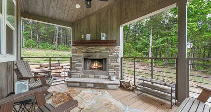 Branson Tiny Home on 52 Acres w/ Private Stocked Pond 1/4 mile hike from home!