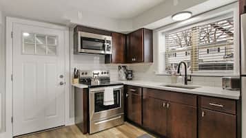 Apartemen Klasik, 1 kamar tidur | Dapur pribadi | Lemari es, microwave, oven, dan kompor