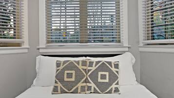 Classic Apartment, 1 Queen Bed | Iron/ironing board, free WiFi