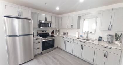 Modern Marvel-Newly Renovated
