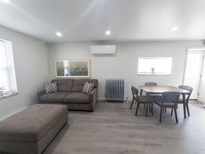 Smart TV, books - Modern Marvel-Newly Renovated (Fort Fairfield)