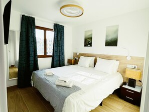 2 habitaciones, tabla de planchar con plancha, internet y ropa de cama 
