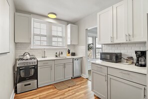 Deluxe Apartment, 2 Bedrooms | Private kitchen | Fridge, microwave, oven, stovetop - Chic 2BR Apt in Skokie - Elm 3A (Skokie)