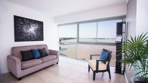 Suite 2 Riverfront, Puerto Santa Ana Guayaquil