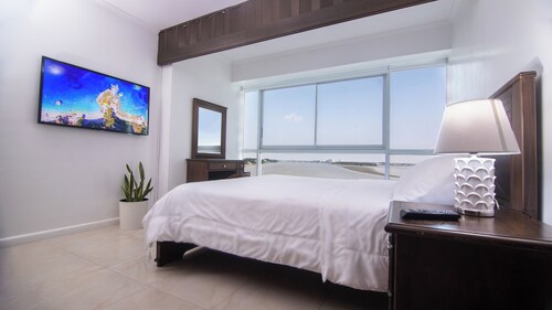 Suite 2 Riverfront, Puerto Santa Ana Guayaquil
