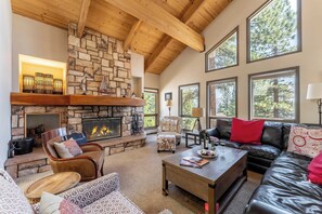 House (4 Bedrooms) | Interior - Crystal View by Avantstay Al Fresco Dining w/ View of Lake Tahoe + Crystal Bay (Incline Village)