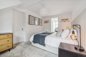 4 chambres, bureau, fer et planche Ă repasser, Wi-Fi gratuit