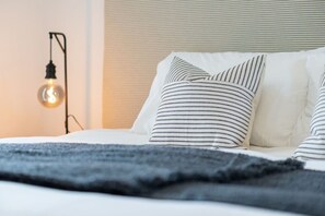 4 bedrooms, desk, iron/ironing board, free WiFi