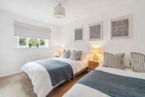 4 soverom, skrivebord, strykejern/-brett og wi-fi (inkludert)