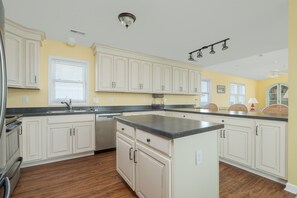 Fridge, microwave, oven, stovetop - 5770- What A View, a 7BR, 5BA Nags Head home for up to 14 guests. (Nags Head)