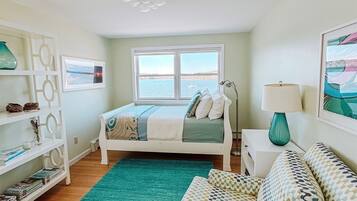 5 bedrooms, desk, iron/ironing board, WiFi