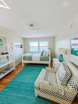 5 Schlafzimmer, Schreibtisch, Bügeleisen/Bügelbrett, WLAN