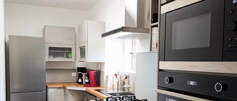 Microwave, dishwasher