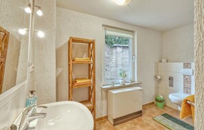 Shower - 2 bedroom beautiful home in Breesen OT Kalübbe (Breesen OT Kalübbe)