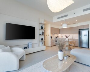 Älytelevisio, videopelejä, kirjoja, stereot