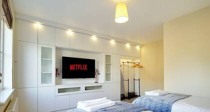 4BRD Luxury House RG2 - Free Parking