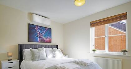 4BRD Luxury House RG2 - Free Parking