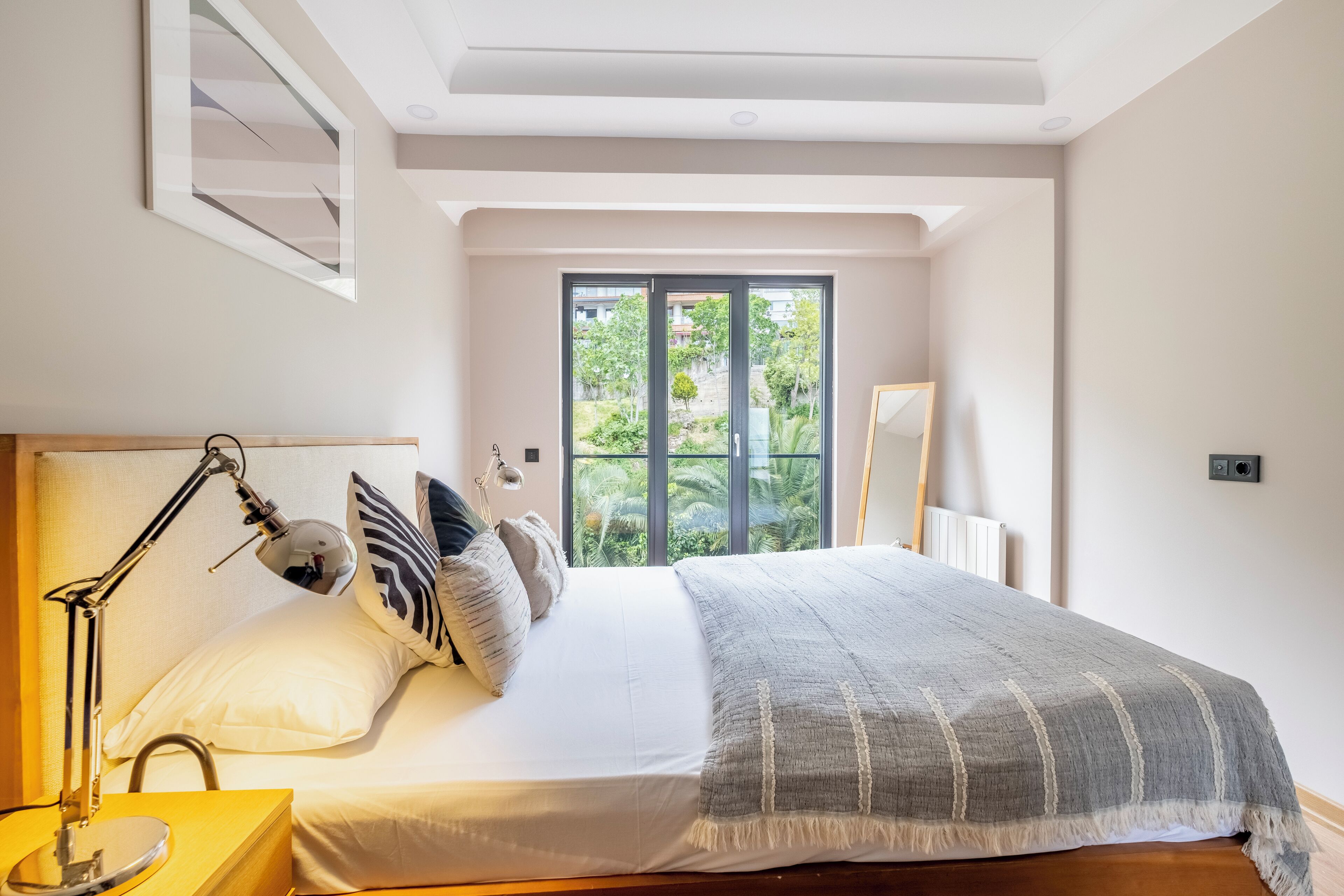 2 habitaciones, tabla de planchar con plancha, wifi y ropa de cama 