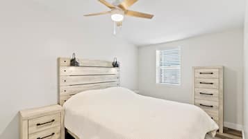 3 Schlafzimmer, Bügeleisen/Bügelbrett, kostenloses WLAN, Bettwäsche