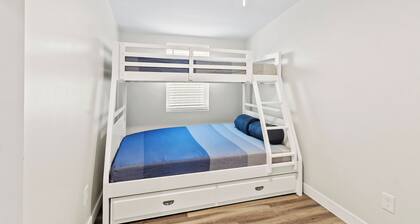 Waterbury Way - Quiet family retreat with patio!