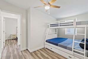 3 soverom, strykejern/-brett, wi-fi (inkludert) og sengetøy