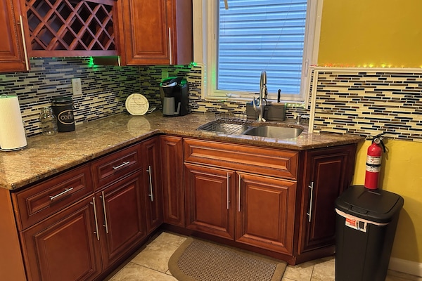 Microondas, horno, placa de cocina