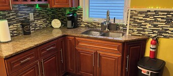 Serene apartment with AC in vibrant Paterson