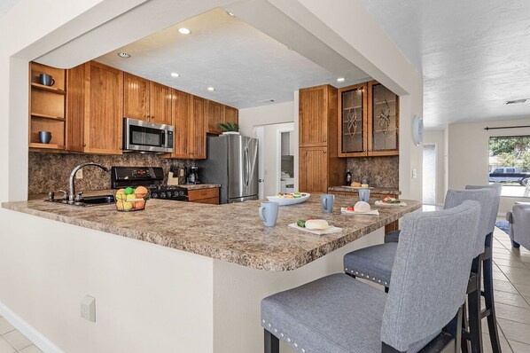 Fridge, microwave, oven, stovetop - Welcome to A Time for Paws: Pet Friendly 2 Bed / 2 Bath (Venice)