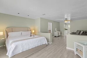 2 bedrooms, iron/ironing board, free WiFi, bed sheets - Welcome to A Time for Paws: Pet Friendly 2 Bed / 2 Bath (Venice)