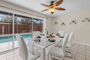 Dining - Welcome to A Time for Paws: Pet Friendly 2 Bed / 2 Bath (Venice)