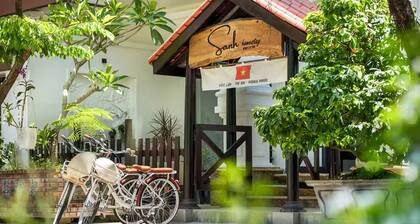 Sanh homestay pool windows mall