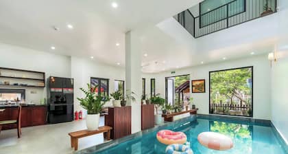 private beautiful room include pool