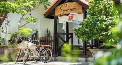 Phòng yên tĩnh có hồ bơi và ban công