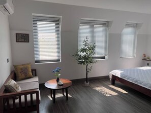 1 slaapkamer, een strijkplank/strijkijzer, wifi, beddengoed
