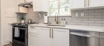 3 Bed, 2 Bath Work Trip or Leisure ~ U of M area