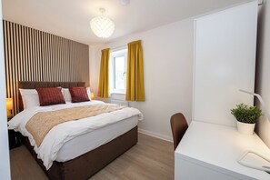 2 slaapkamers, een strijkplank/strijkijzer, wifi, beddengoed
