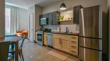 Deluxe Studio (Corner Studio) | Private kitchen