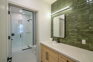 Bathroom - The Lostro – a boutique hotel (Athens)