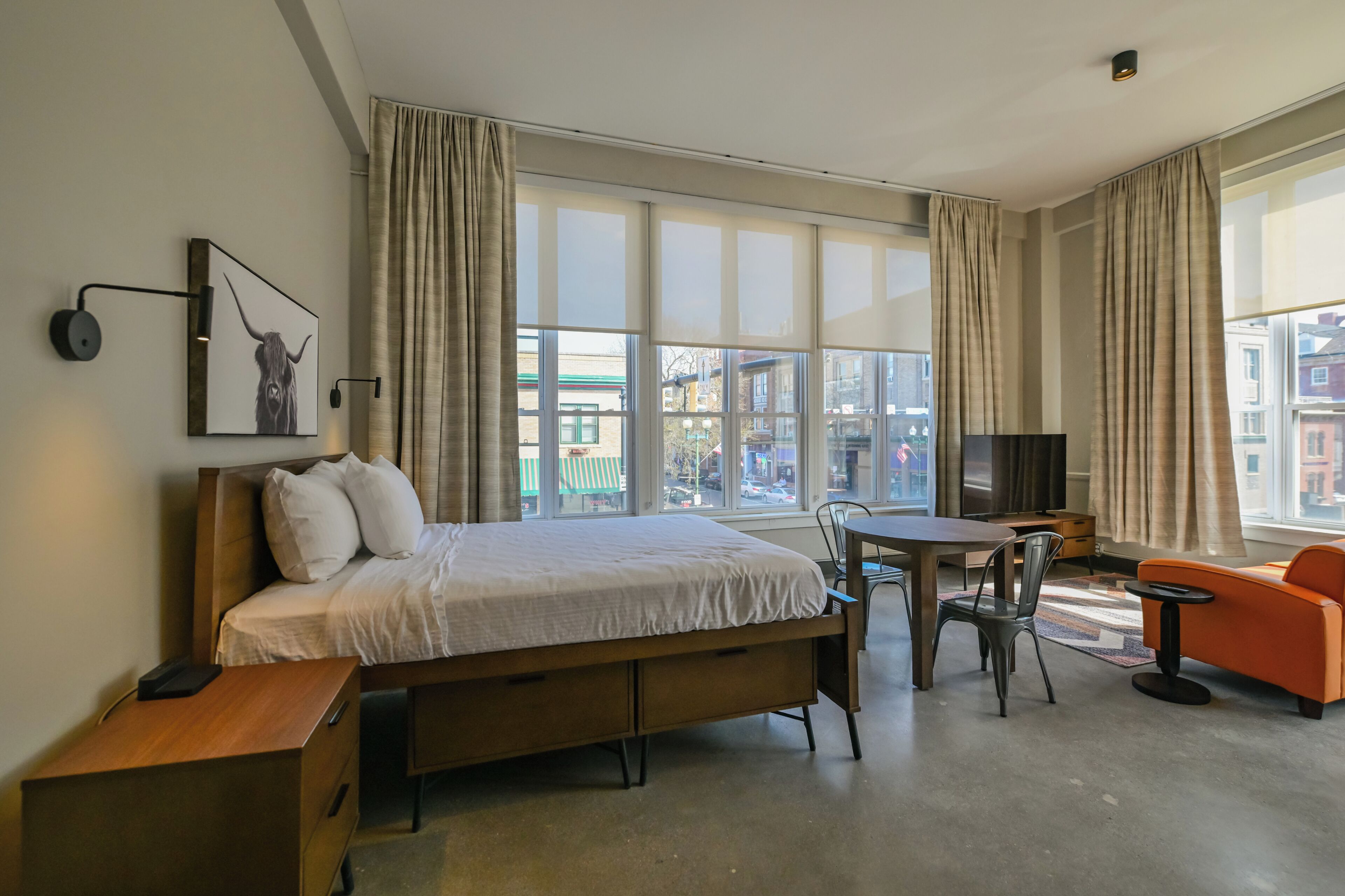 Classic Studio | Laptop workspace, free WiFi, bed sheets