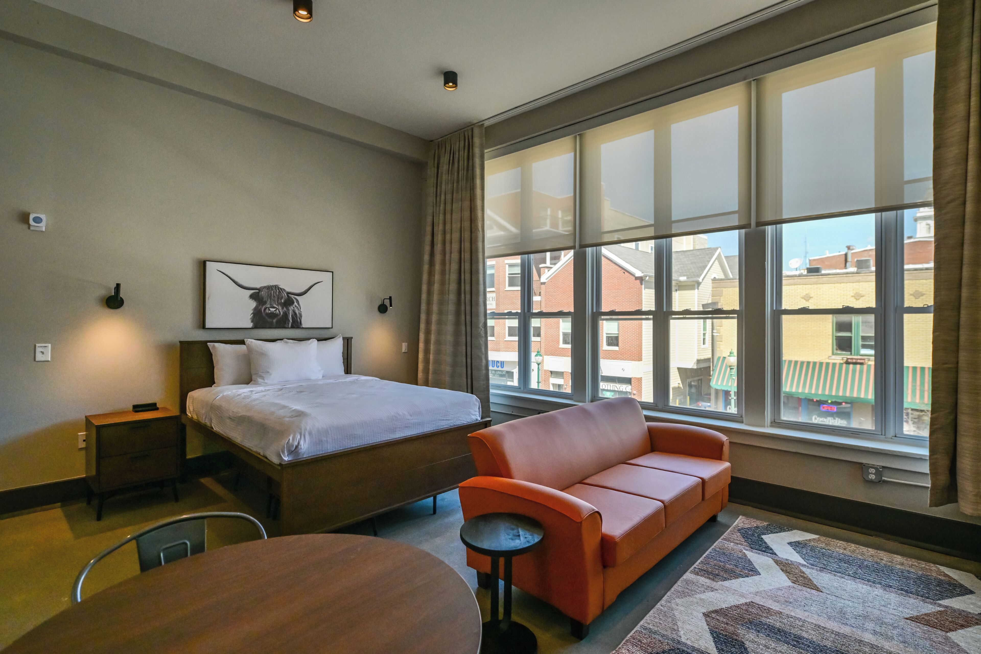 Estudi (Mobility Access) | Espai de treball apte per a portàtils, wifi gratuïta i roba de llit 