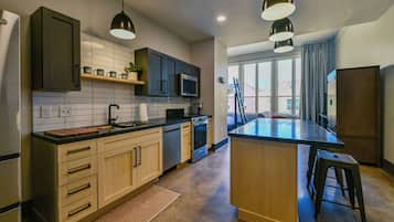 Family Studio (Bunk Bed Studio) | Private kitchen | Full-size fridge, microwave, oven, stovetop
