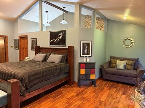 6 bedrooms, iron/ironing board, free WiFi, bed sheets