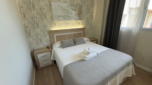 2 chambres, bureau, fer et planche à repasser, Wi-Fi gratuit