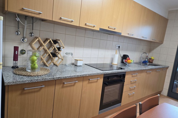 Kylskåp, mikrovågsugn, ugn och spishäll