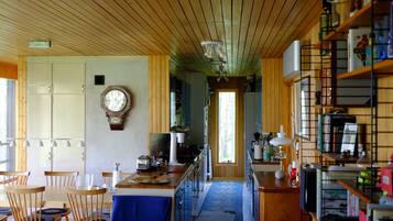 KylskÄp, mikrovÄgsugn, ugn och spishÀll