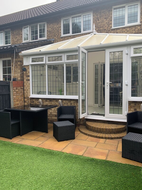 Exterior detail - Casa Elisa (Enfield)