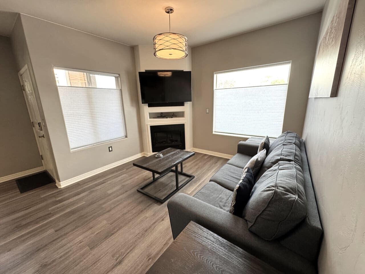 Smart-TV, Kamin, DVD-Player