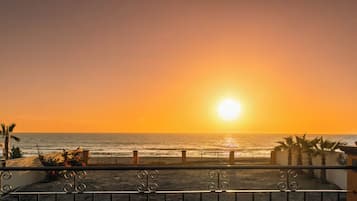 Am Strand, Liegestühle, Strandtücher